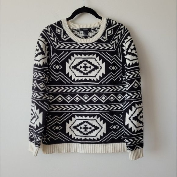 FOREVER 21 Black and Cream Patterned Aztec Navajo Crew Neck Sweater Size S - Picture 10 of 10